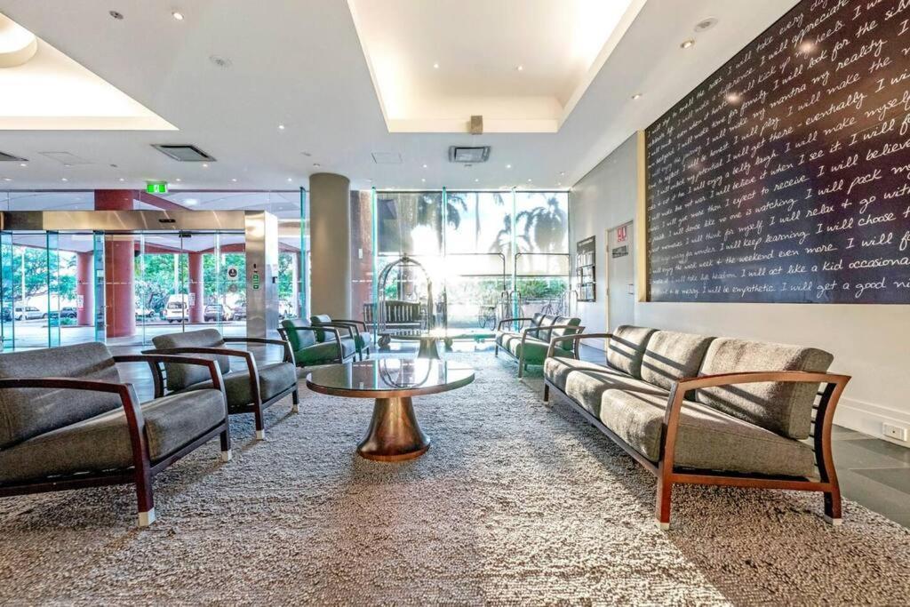 'Towering Palms' Resort-Style Apartment With A Separate Studio Darwin Kültér fotó